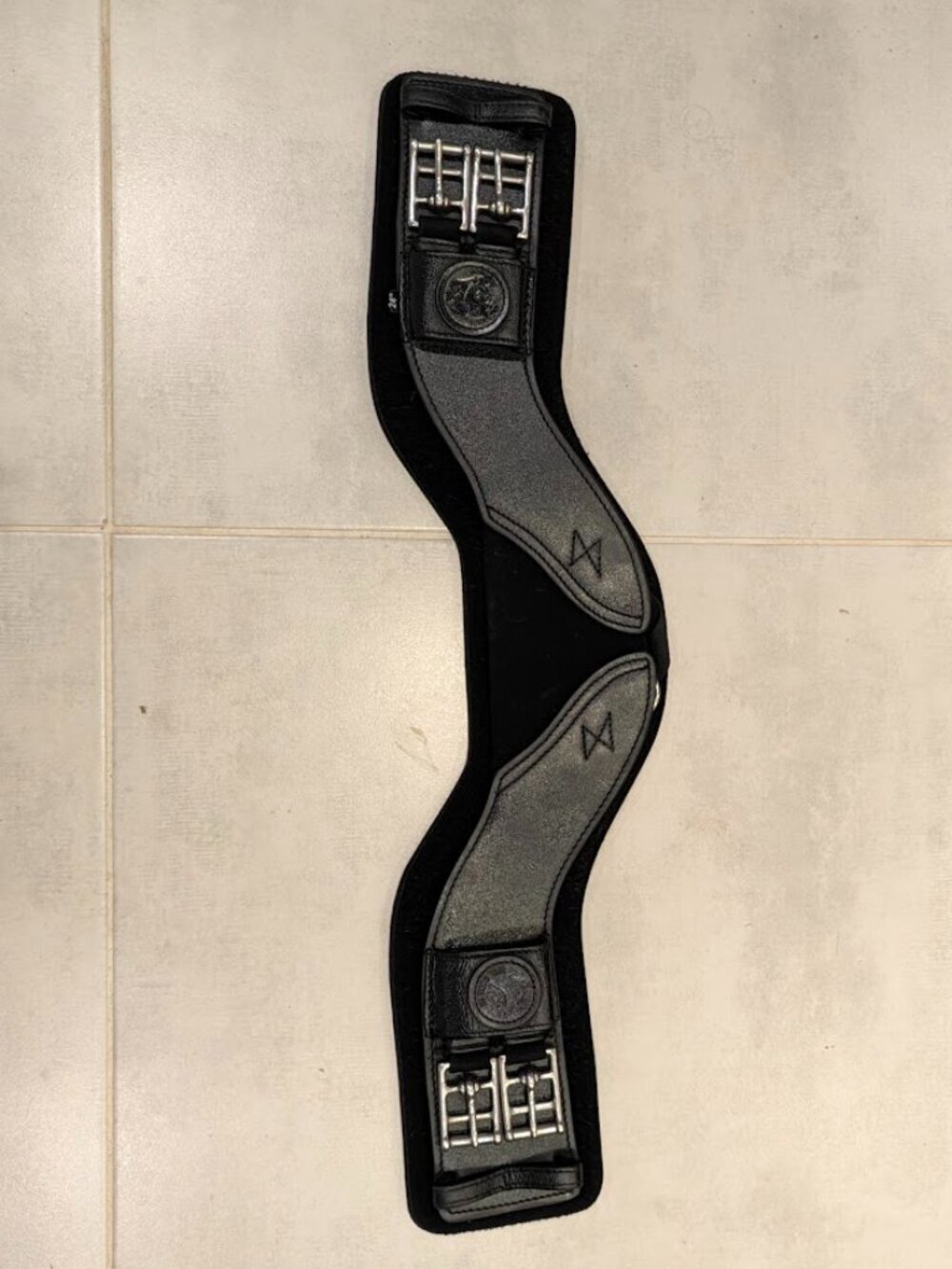 Total Saddle Fit StretchTec Shoulder Relief Dressage Girth Size 24 - Picture 2 of 6